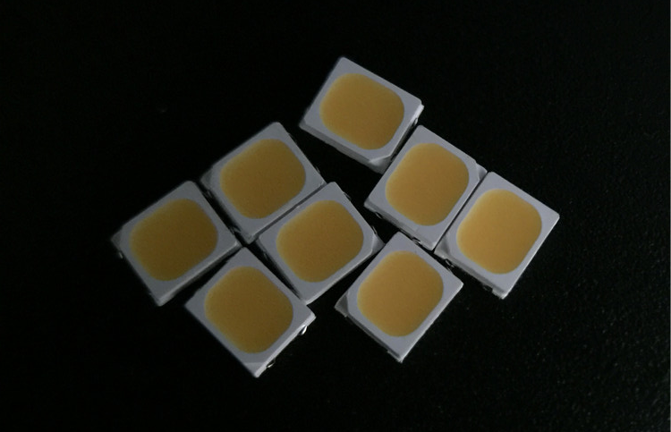 廣州2835暖白光貼片LED燈珠壓降