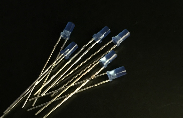 3mm高亮度藍色LED發(fā)光二極管產(chǎn)品特性