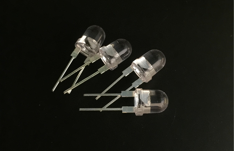 LED發(fā)光二極管按照功率大小可分為小功率、中功率以及大功率LED三種